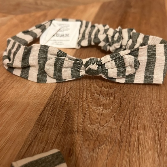 Carters dress with matching bloomers and headban - Picture 5 of 5